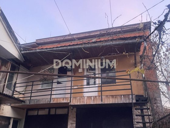 Продається гараж переобладнаний під житловий будинок в м. Хуст