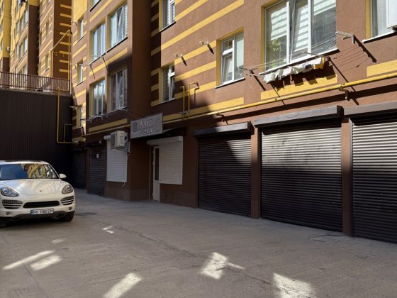 Продам гараж Озерна! Від власника! Можна під бізнес, магазин