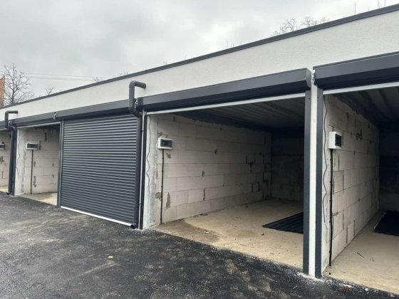 Продам Гараж з електрикою в районі Синергія, Бургундія, Річ Таун