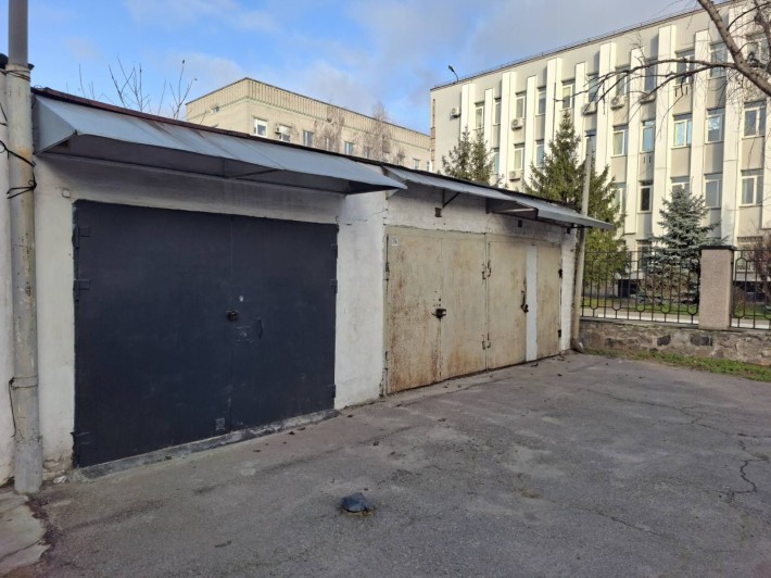 Гараж в центрі міста район галактики - фото 1