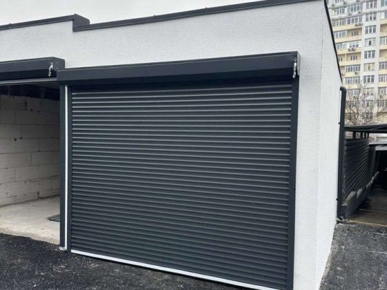 Просторий гараж в районі Синергія