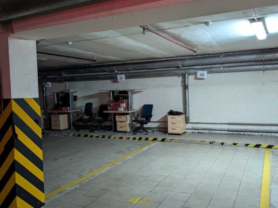 Продаж паркомісця в підземному паркінгу. Позняки, Григоренка 33/44 Київ
