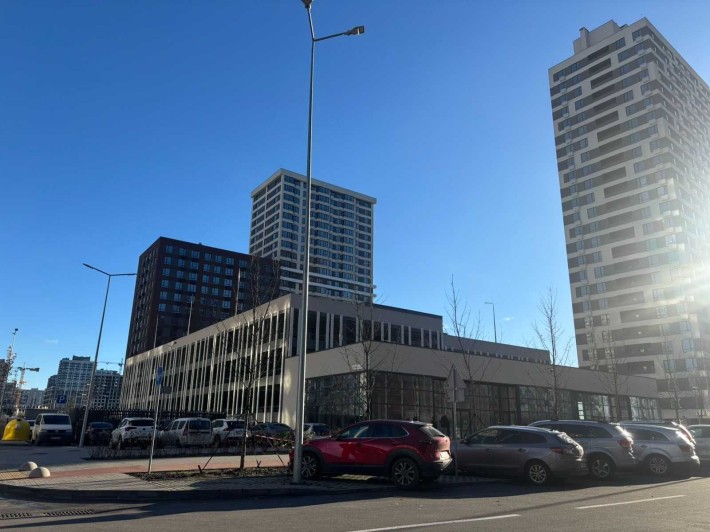 Варшавський 3 (7.9) Продаж Паркомісця. Паркінг . Змієнко 32. - фото 1