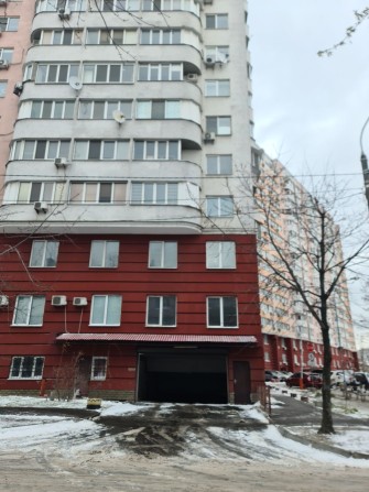 Продам паркомісце по вул. Бориспільська 6 - фото 1