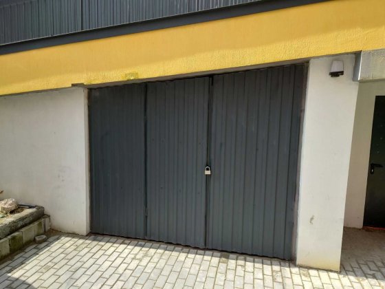 Гараж на  Олени Степанівни