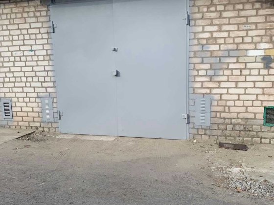 Продам капитальный гараж, Бородинский 109 школа, Инжектор 2000, ТОРГ.