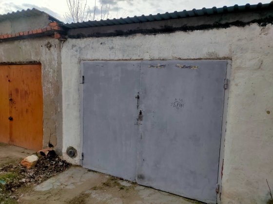 Продам сухий гараж в Соляних Николаев