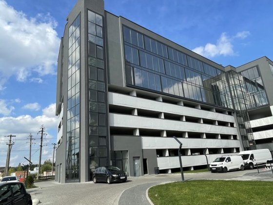 Продам машиномісце у наземному паркінгу ЖК Resident hall