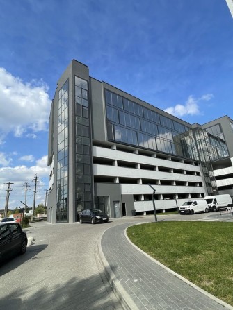 Продам машиномісце у наземному паркінгу ЖК Resident hall - фото 1