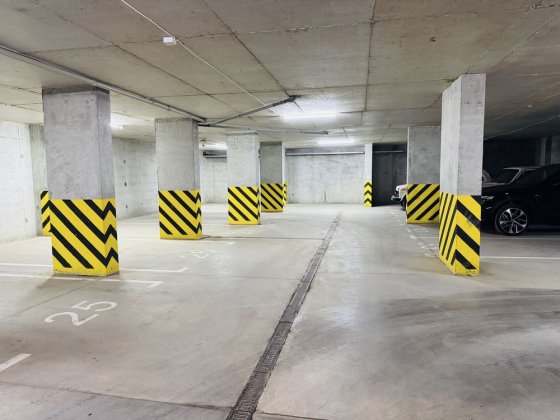 Продаж, підземний паркінг, вул. Садова 2Е.