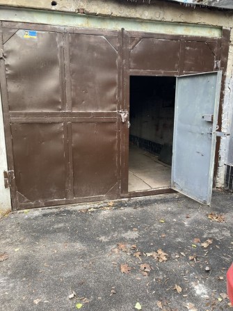 Гараж бетонный с высокими воротами . - фото 1