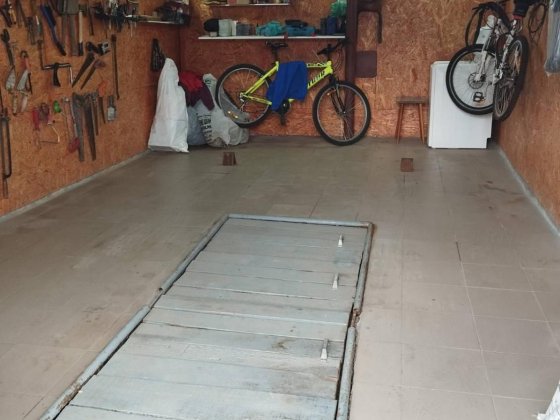 Гараж на Ньютона, Комунальний ринок Харьков