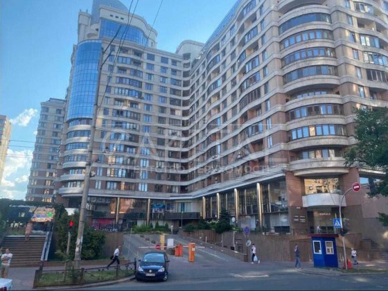 Продаж ПАРКИНГ Голосіївський Центр Жилянська ЖК Дипломат Холл ЖК АУРУМ