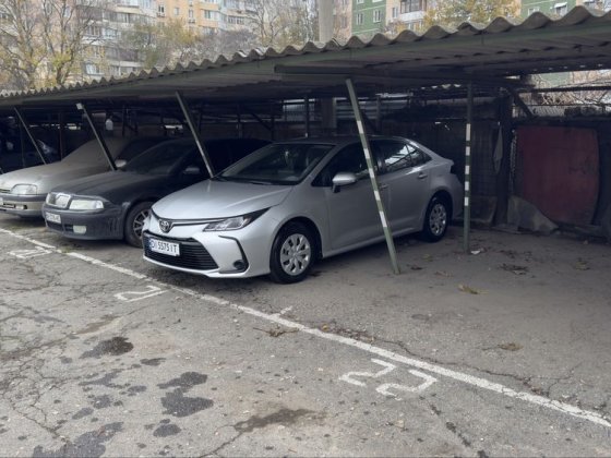 Продам парковочное место с навесом Одеса