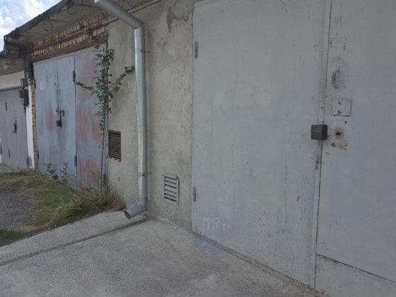 Продам цеглягий гараж Петриков