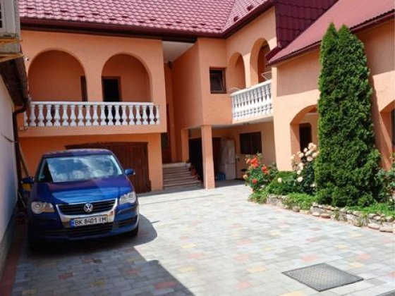 Кімнати подобовами, зі зручностями Берегове