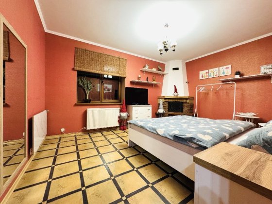 Дом на берегу реки, возле метро Славутич Киев