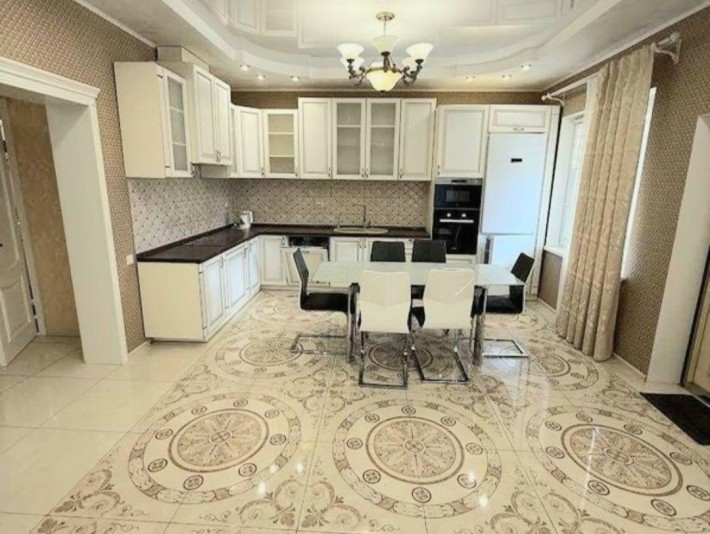 Подобова оренда будинку Жуляни, Лікоград, м Васильківська,м ВДНХ. - фото 1