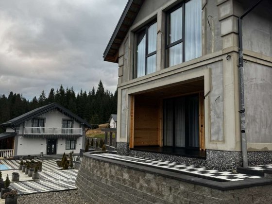 Шале Grace B.E з басейном і СПАкупель Яблуница