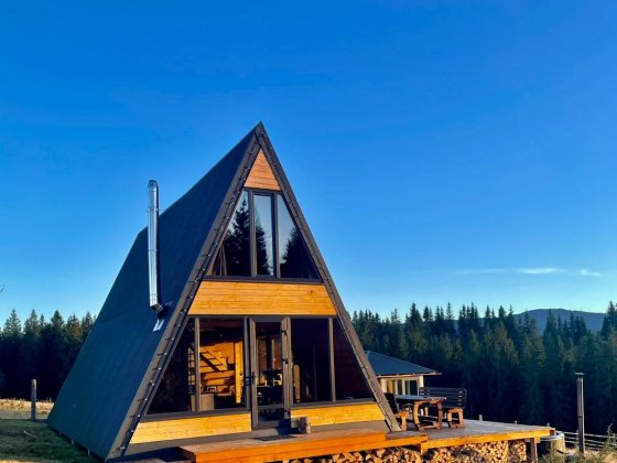 Будинок в горах. Відпочинок в Карпатах. Яблуница