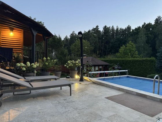 Подобова оренда будинку біля Києва, басейн, сауна, більярд, ліс Хлепча