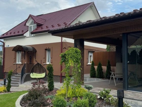 Пропонуємо  подобово в оренду шикарний будинок у серці Східниці! Сходница