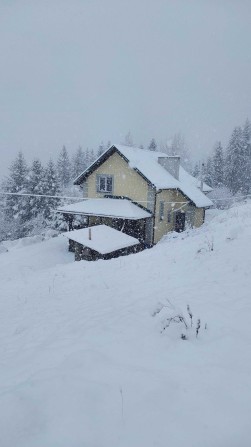 Котедж в смт Славське .Відпочинок  у  Карпатах.Окремий будинок - фото 1