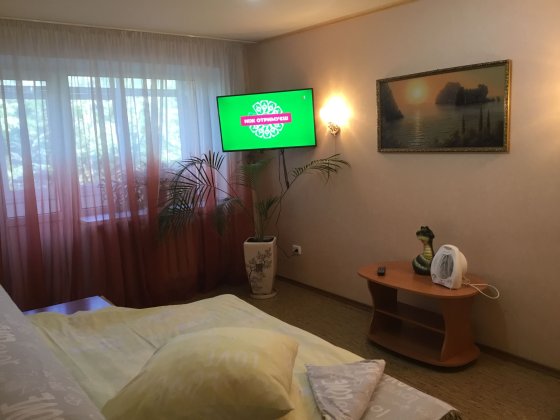 Посуточно 1 ком.квартиру. 2 + 1 спальн. мест.. .Центр. г.Каменское. Каменское