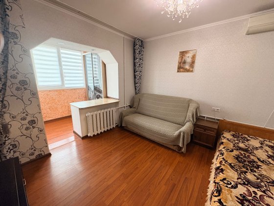 Возле моря 1 км квартира (5 мест спальных) Чорноморськ