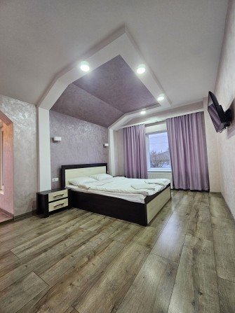 Двоповерхові апартаменти подобово! Власник! Світло цілодобово! - фото 1