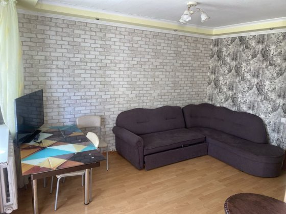 Квартира двохкімнатна подобово, центр міста. Конотоп