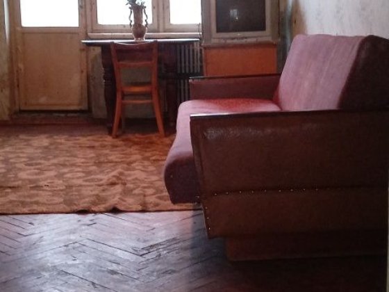 Здається 2х кімнатна квартира Лозова