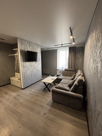 Здається квартира-студія  подобово | вул. Каштанова, біля ТЦ «Всесвіт» - фото 1