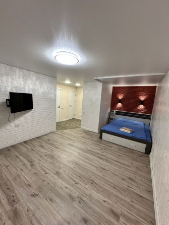 Сдам квартиру посуточно. Район  ЖД вокзал - фото 1