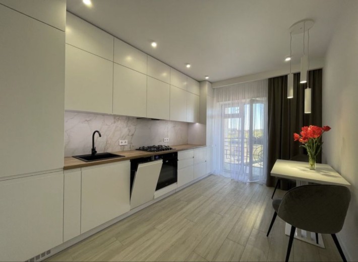 Квартира біля озера | Подобово або помісячно - фото 1