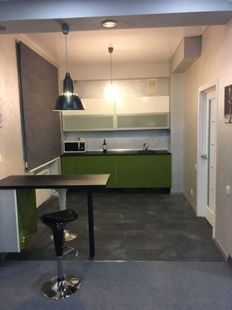 Однокімнатна квартира сталінка подобова аренда - фото 1