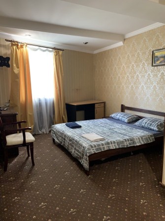 Головна центр міста 900 грн 1-4 осіб - фото 1