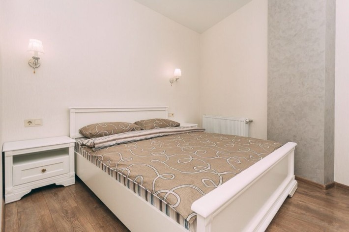 Квартира в центрі міста, новобудова з паркінгом - фото 1