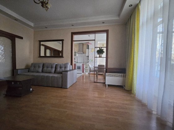 Подобова оренда двокімнатної квартири вул.Робоча