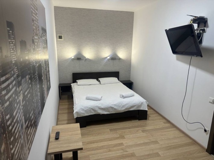 Погодинно, подобово, центр, апартаменти по вул. Гнатюка - фото 1