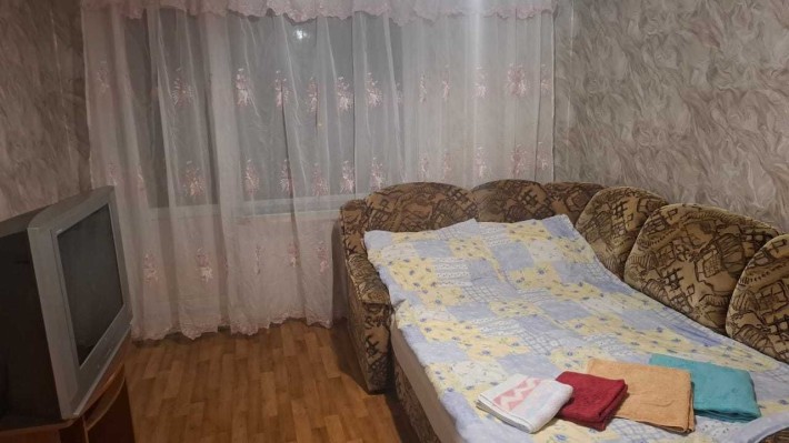 Сдам 1-к квартиру с удобствами посуточно - фото 1