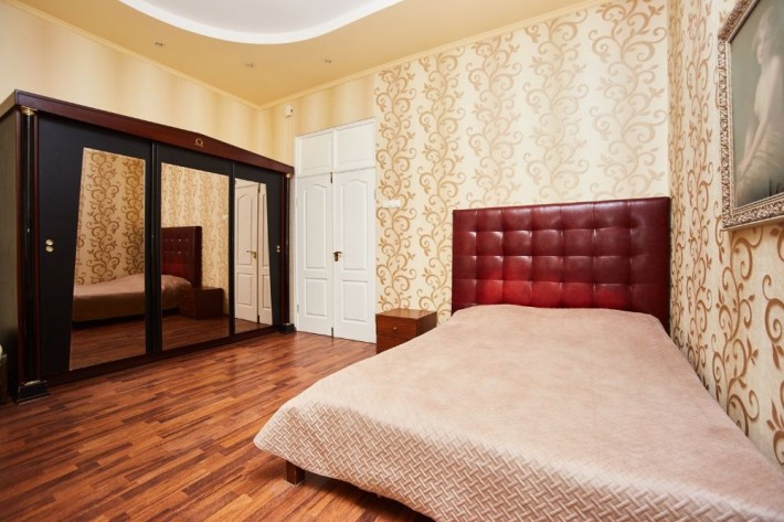 Красивая квартира посуточно Одесса возле Оперного в самом центре - фото 1