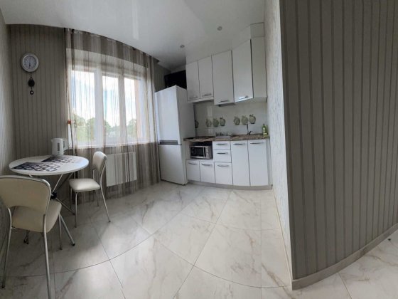 Затишна квартира подобово - погодинно, біля метро Спортивна. Харьков