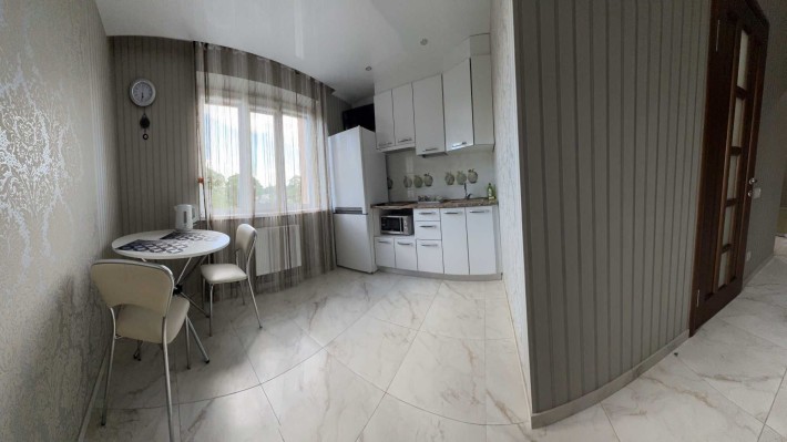 Затишна квартира подобово - погодинно, біля метро Спортивна. - фото 1