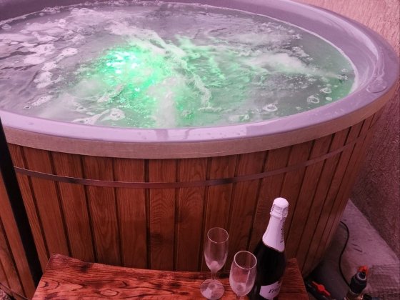 Сдам почасово уличный чан джакузи с выносной дровяной печью, сауну,дом Харків