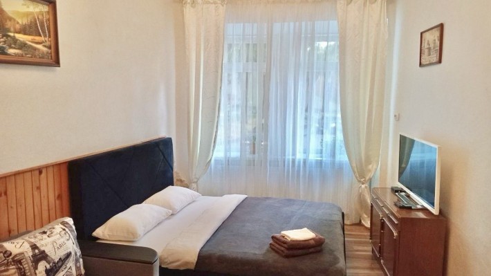 Подобова оренда біля Оперного театру - фото 1