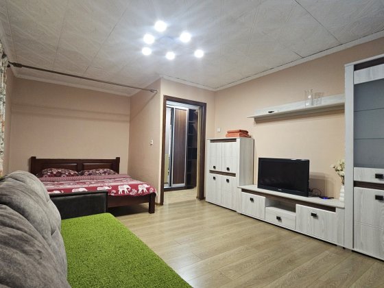 Посуточно 1 - ком.  квартира,  Пр. Мира 13,  Караван, Донецкое шоссе , Слобожанское