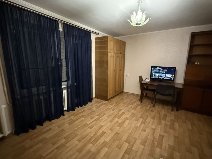 Подобово , почасово здам квартиру в центрі Вільнянську - фото 1