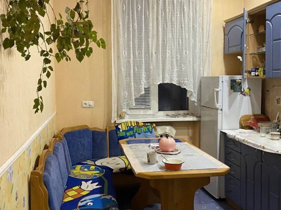 Дві кімнати у 3-х кімнатній квартирі для 2-х, 3-х людей.Можна для студ