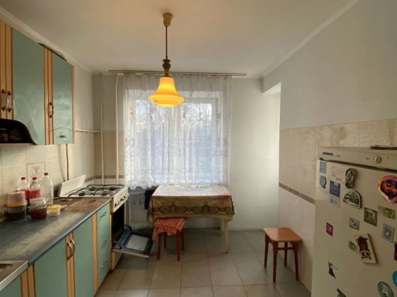 Оренда кімнати на 12-школі, без страхового платежу! Рівне